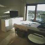 Apartamento Voor 4 Personen Met Zwembad Aan Zee