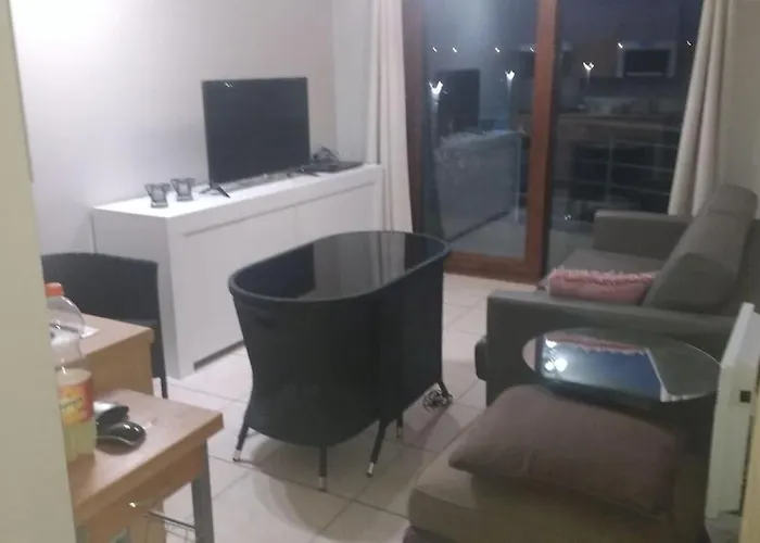 Apartment Voor 4 Personen Met Zwembad Aan Zee *