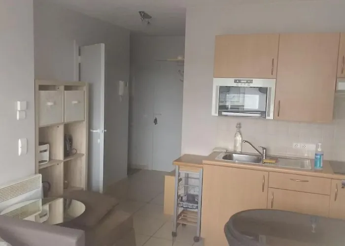 Voor 4 Personen Met Zwembad Aan Zee *