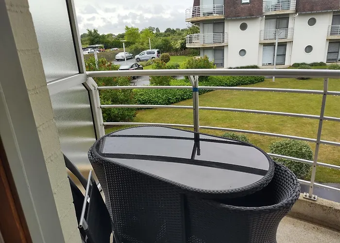 Apartment Voor 4 Personen Met Zwembad Aan Zee *